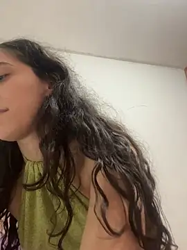 LatinDoll8 webcam