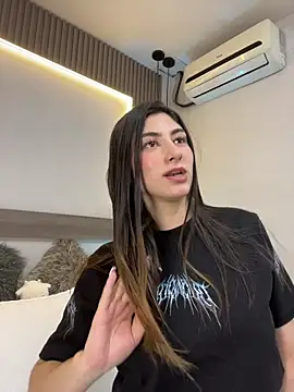 evelyn_hills webcam