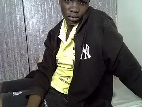 Prettieme12 webcam
