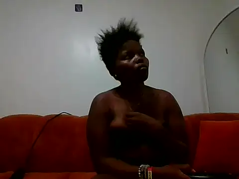 petite_shakes webcam
