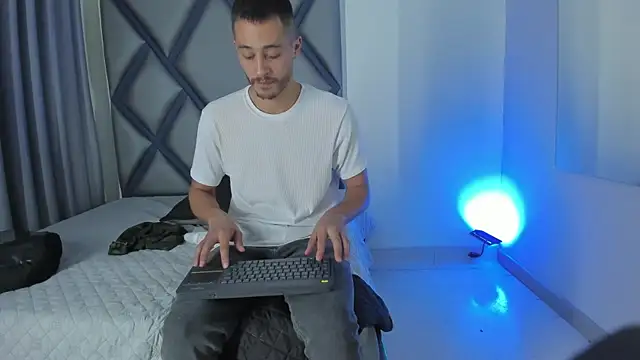 Damiam_23 webcam