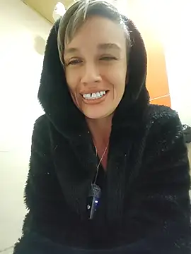 MARILYNKOVANOVA webcam