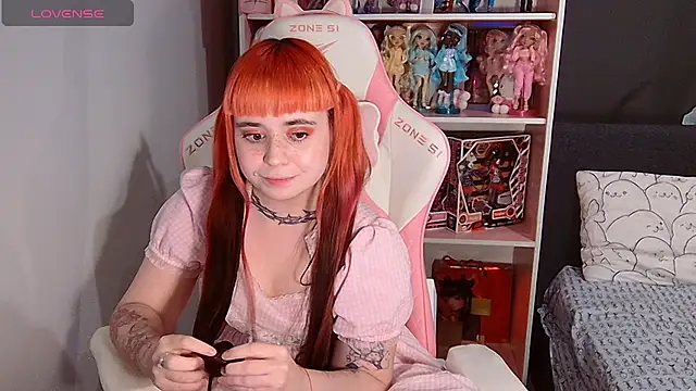 Naomi_Storm webcam