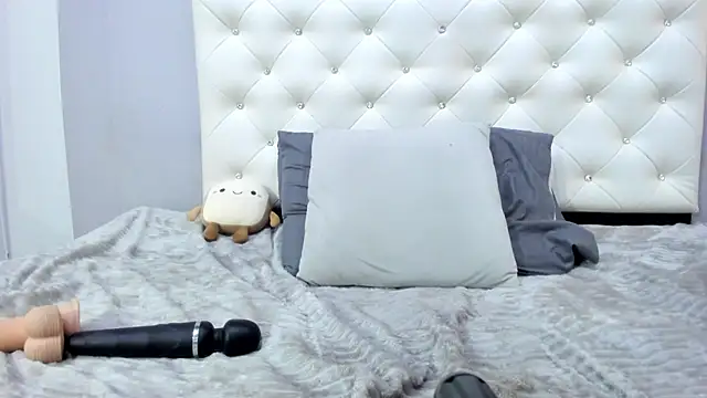 NICOLSKINNY1