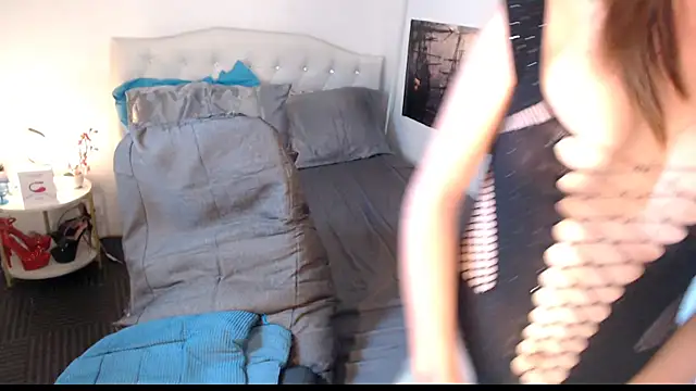 NinaDOM4CUM webcam