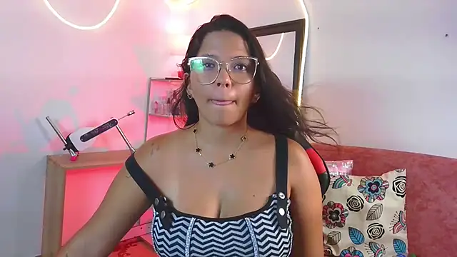 Megaan_Greey webcam