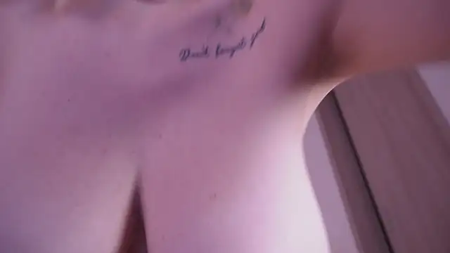 bella_adams_ webcam