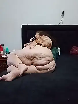 MegaAssMature webcam