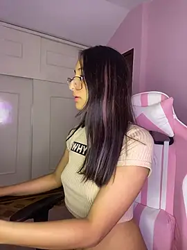 MoonLitDoll webcam