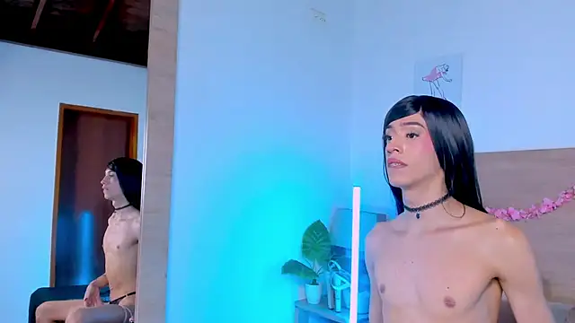 LaraRous webcam