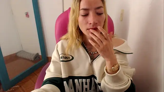 zoe_jones13