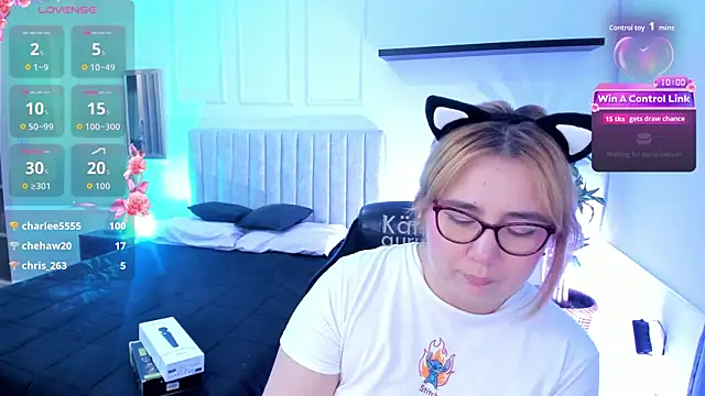 chloe_prg webcam