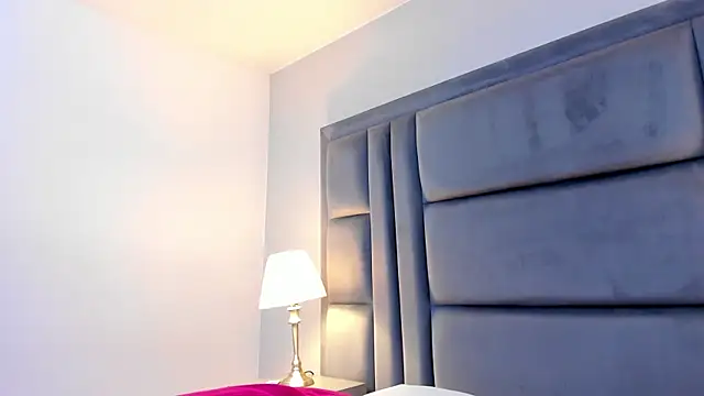 ScarletJons webcam