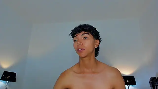 xhenisa_ webcam