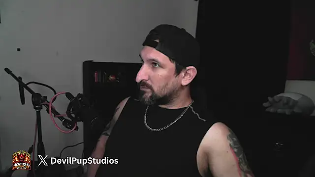 DevilPup75_ webcam