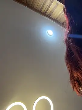 Lia-Cherry webcam