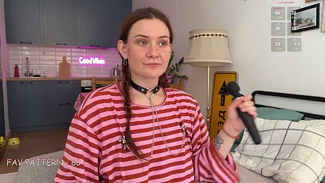 Red_OnTop webcam