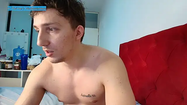 NicoDavisOfficial live cam on StripChat