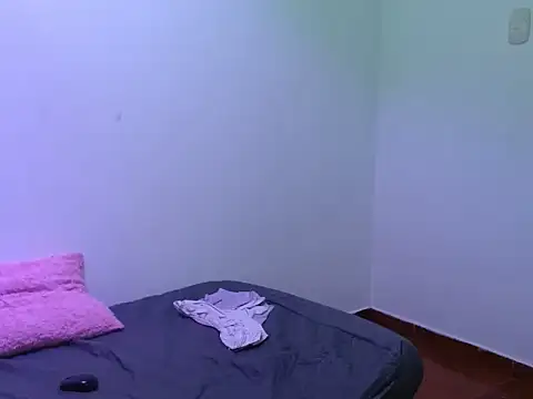 Luciasmith_74829 webcam