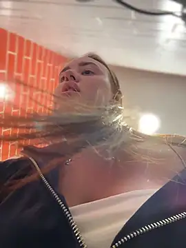 KiraSunshine webcam