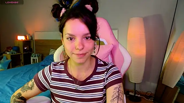Maya_Campbell webcam
