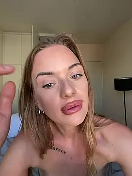 ElenaRebelle webcam
