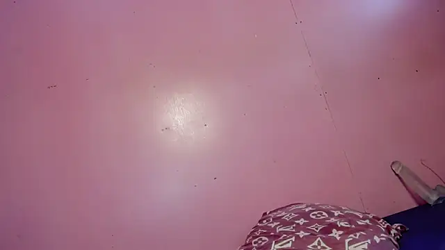 Bitchy_mia webcam