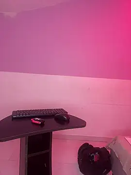 ElaineLaurent live cam on StripChat