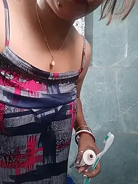 BongQueen9 webcam