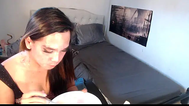 NinaDOM4CUM webcam