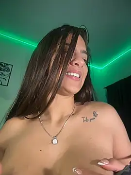 chicachocolate01 Live Web Cam Show