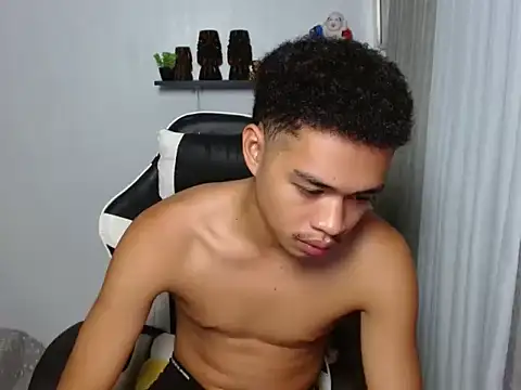 curlyasian_njxx (M twink) - public cum show