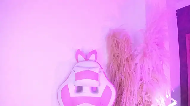 CristineRainn_