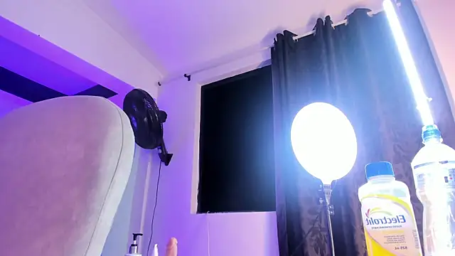 TifanyWhite_ webcam