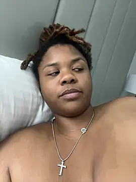 HEARTBREAKBRE webcam
