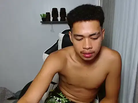 curlyasian_njxx (M twink) - public cum show