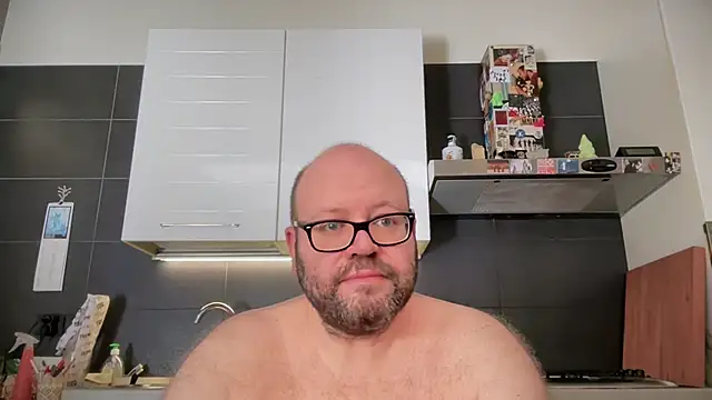 theitalianbear live sex cam