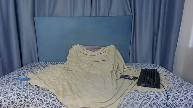ExoticTransThighs webcam