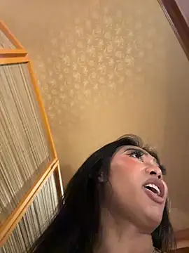 hugecock_tamira webcam