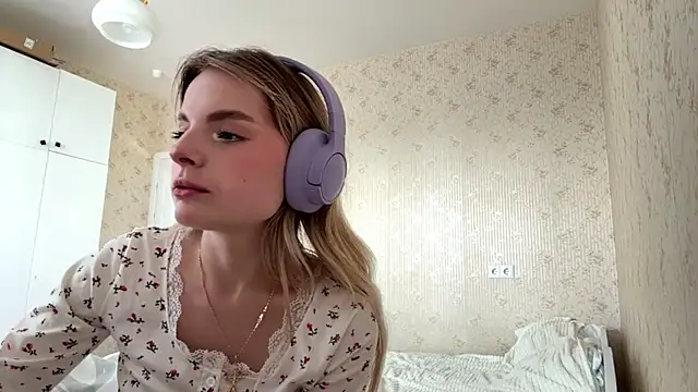 TeodoraBinney webcam