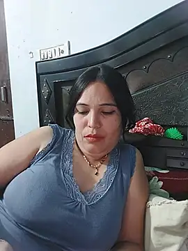 Poojabhabi101 webcam