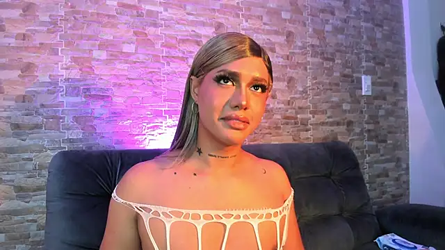 Dreams_Chloe webcam