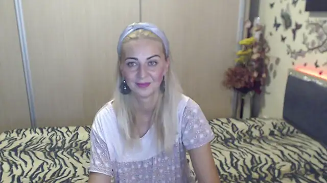 MirabelaSweet webcam