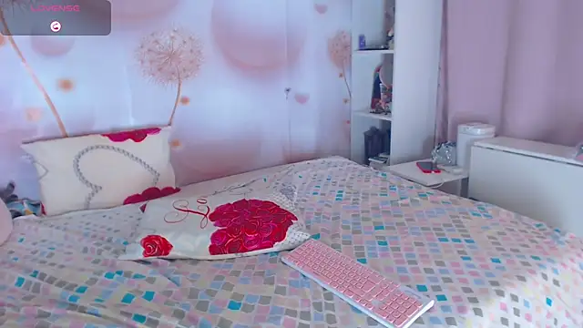 mooncandygirl live cam on StripChat
