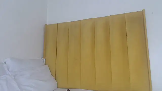 Bella_2025 webcam