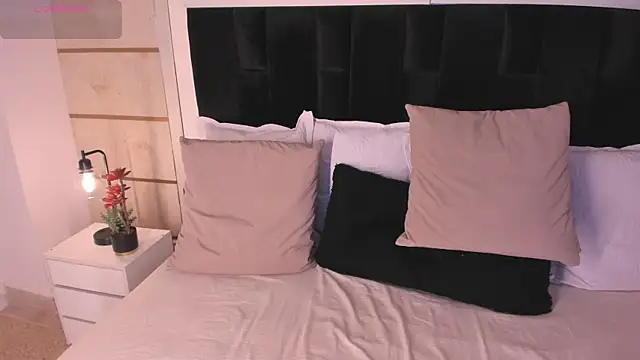 Crystal_Rose__ webcam