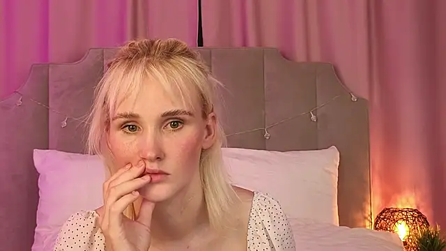 CrystalLili webcam