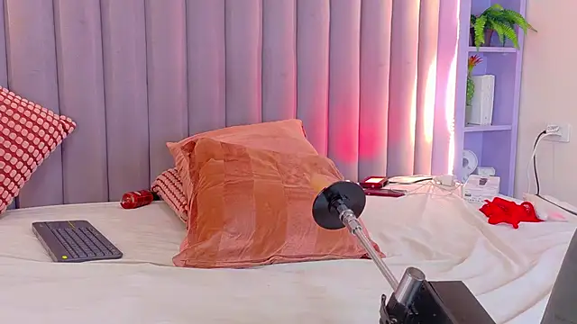 Meganlove__ webcam