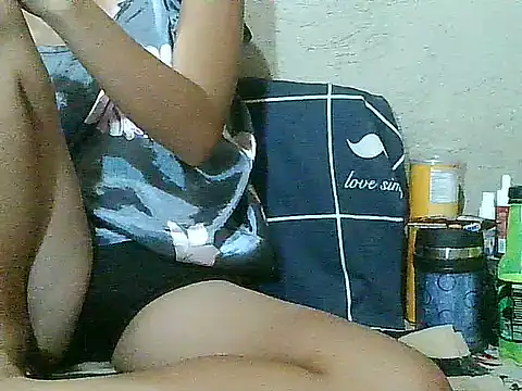 PinaySkinnyGirl webcam
