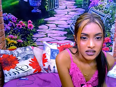 IndianPretty14u2Luv live cam on StripChat